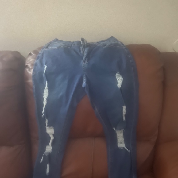 Clothes - Picture 13 of 16